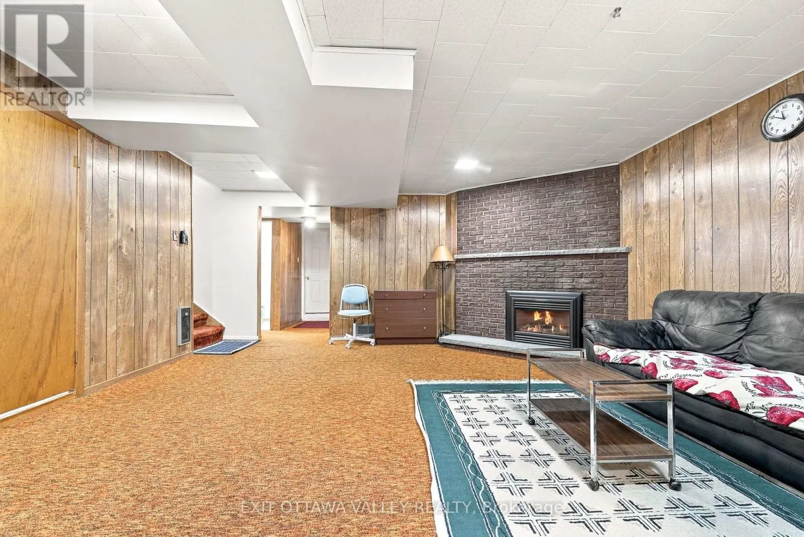 6 SUMAC COURT