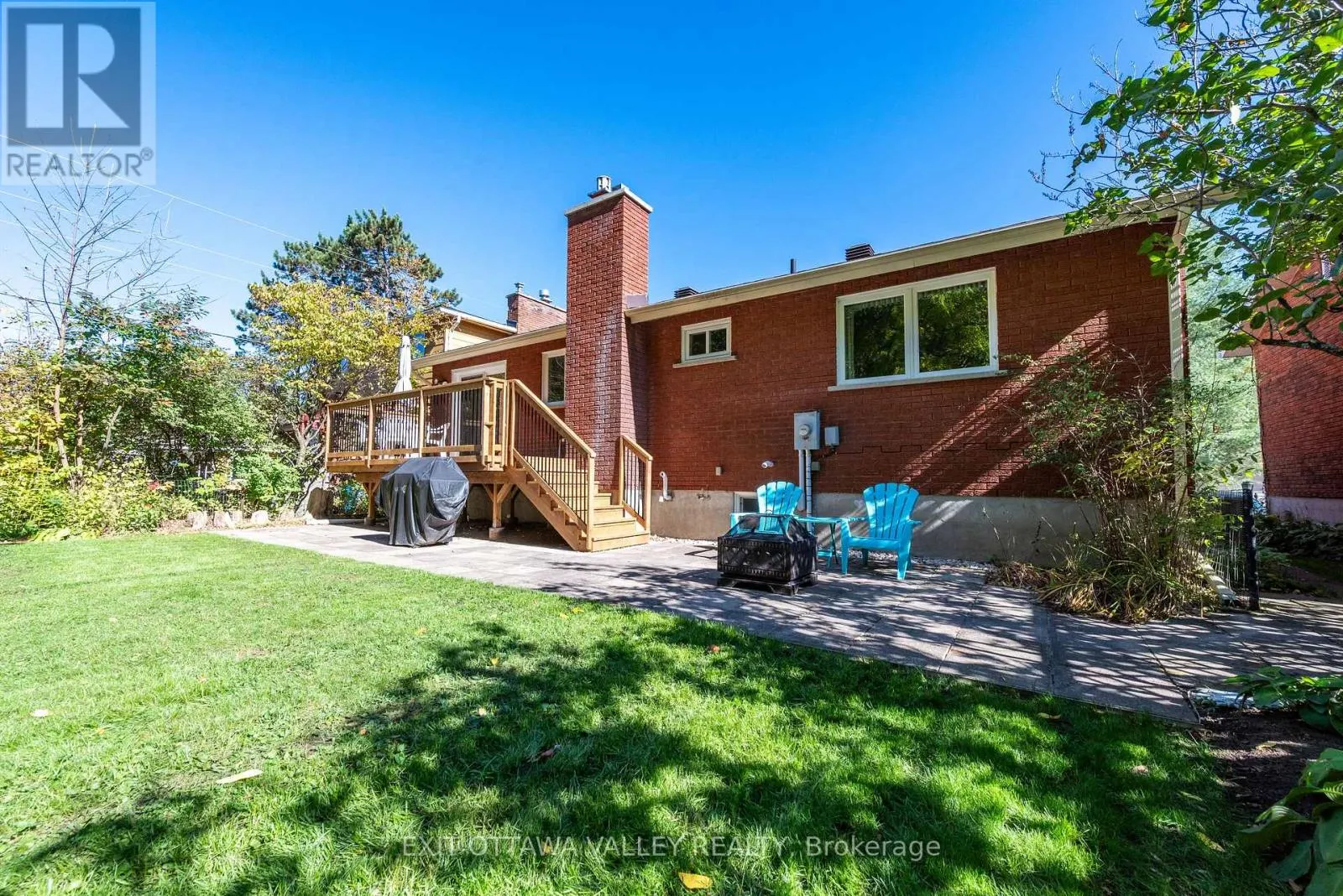 6 SUMAC COURT