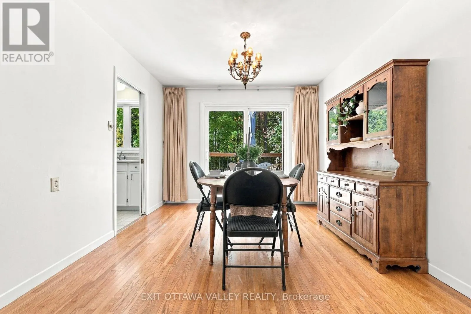 6 SUMAC COURT