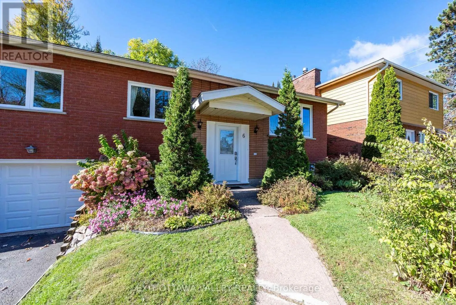 6 SUMAC COURT