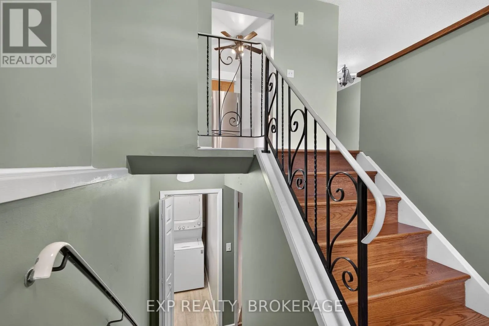 585 GAVIN COURT