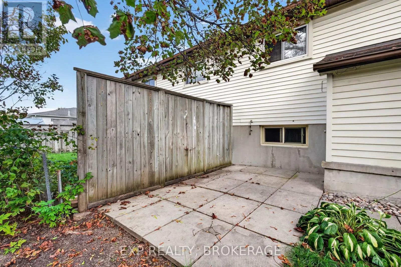 585 GAVIN COURT