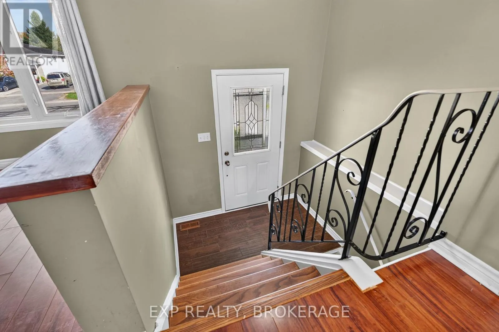 585 GAVIN COURT