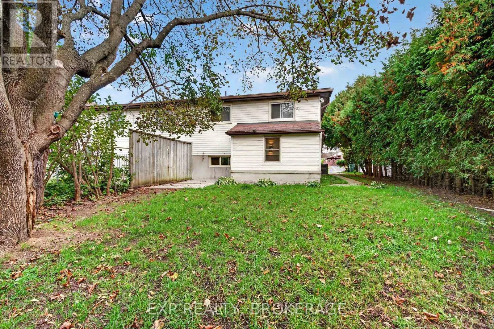 585 GAVIN COURT