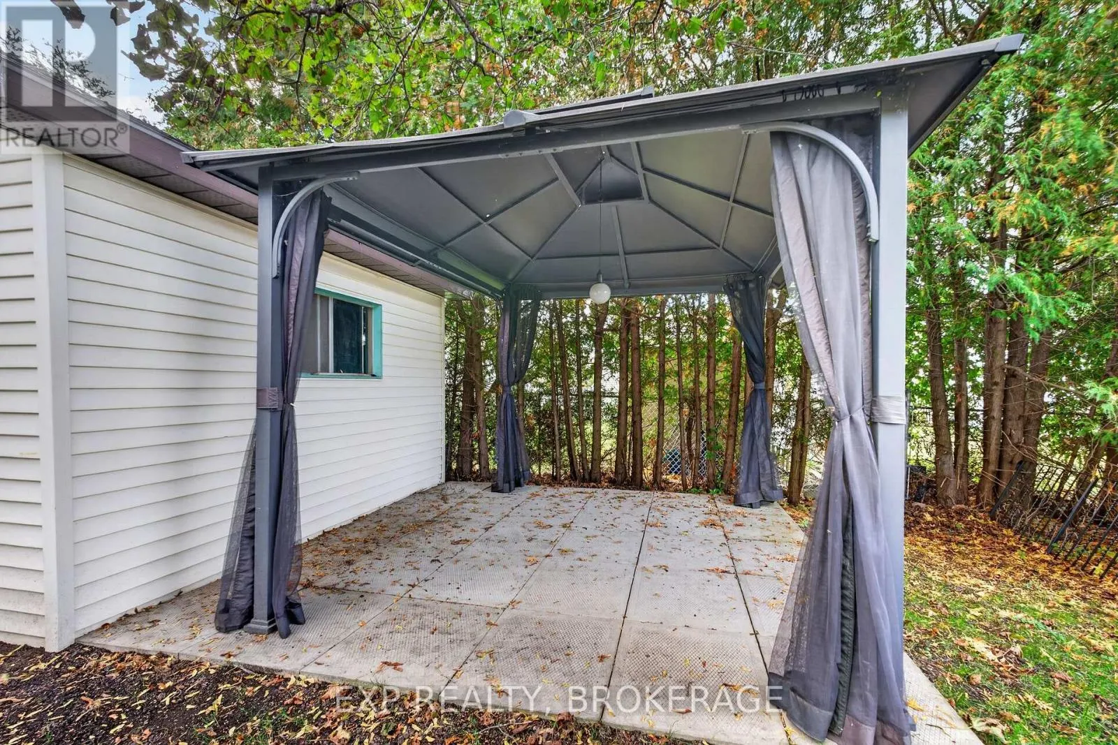 585 GAVIN COURT