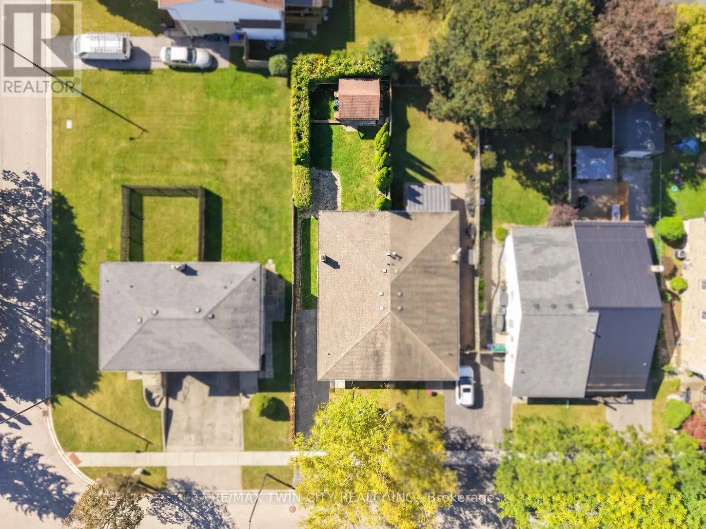 35 IVANHOE ROAD