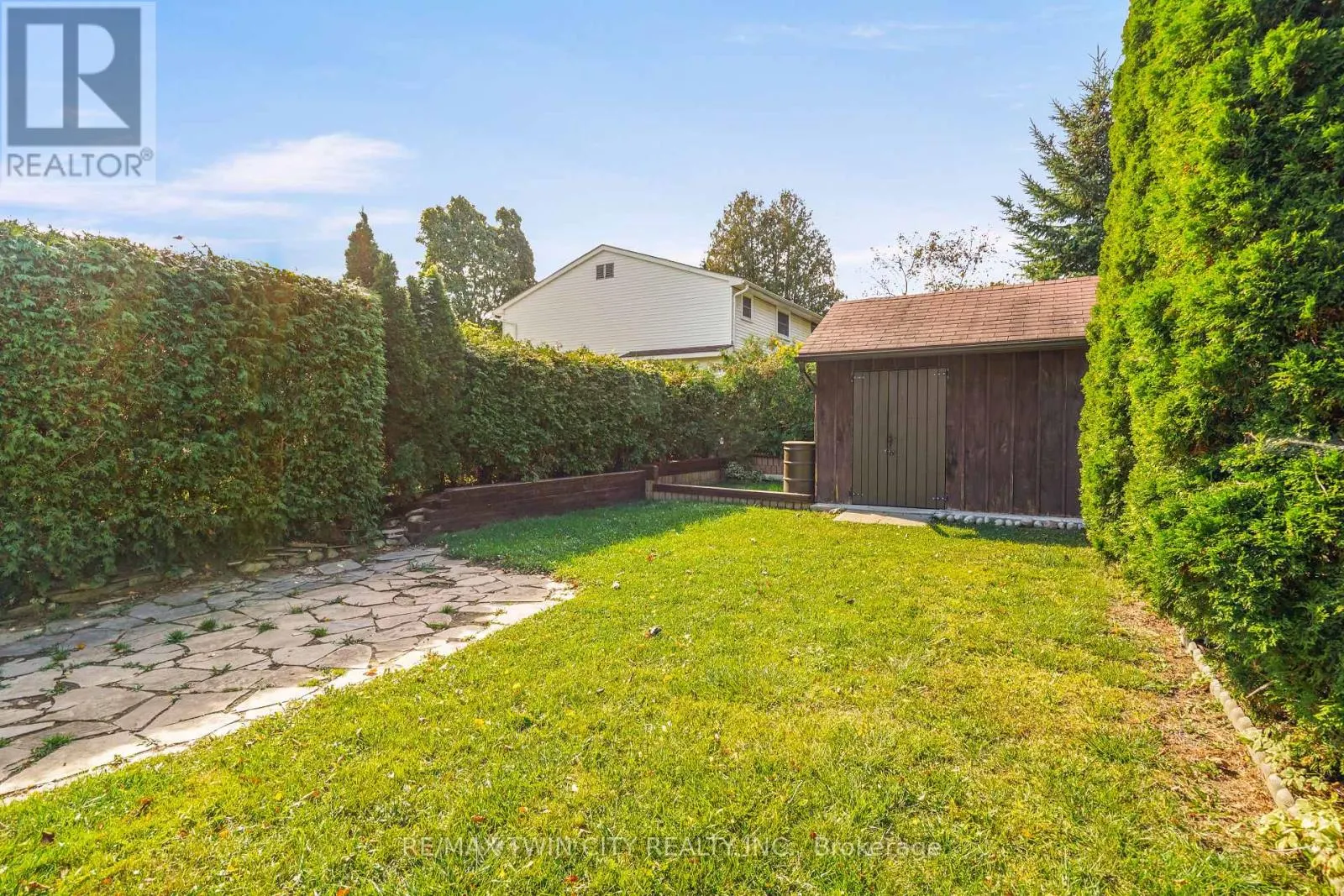 35 IVANHOE ROAD