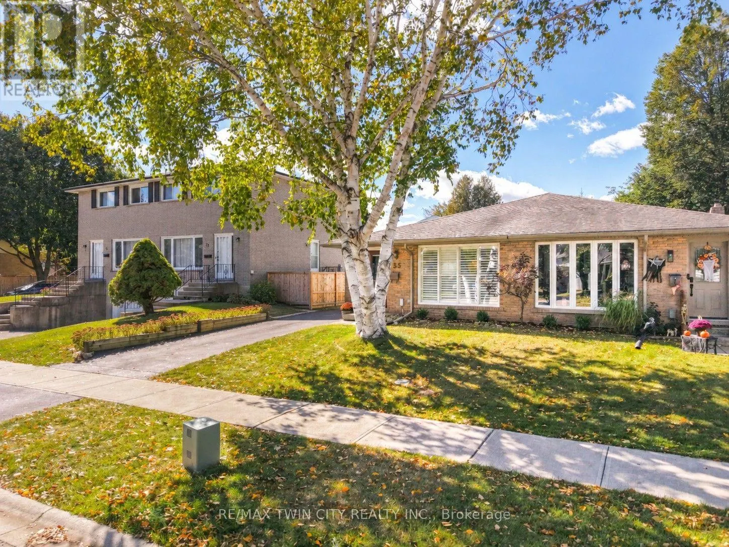 35 IVANHOE ROAD