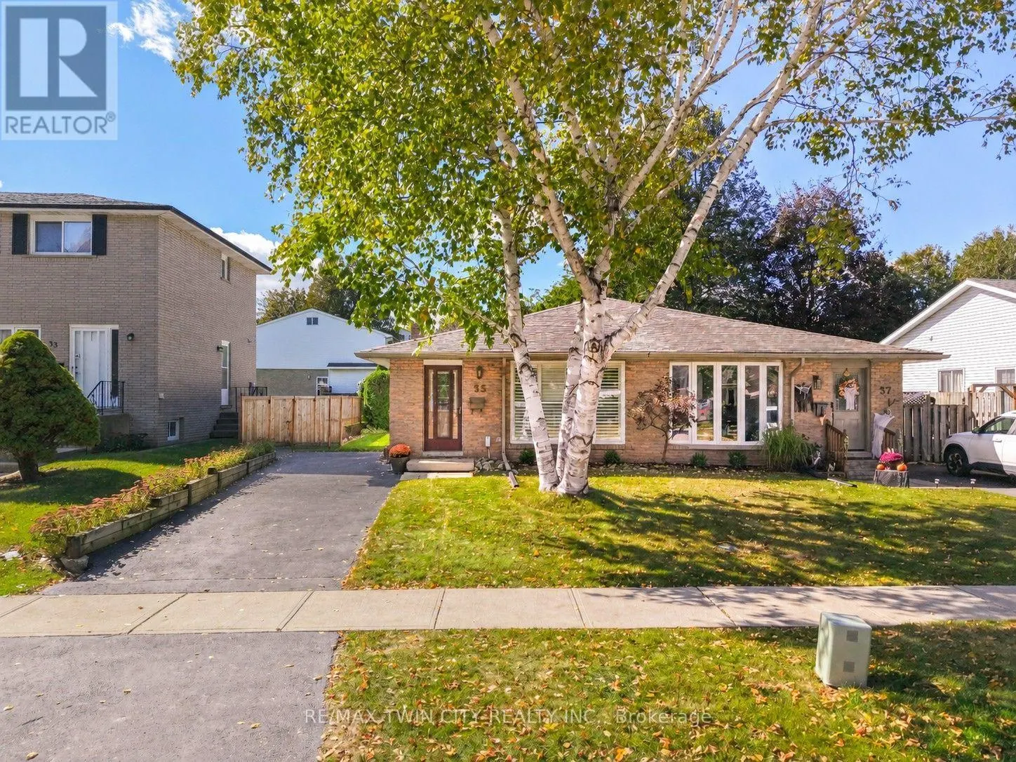 35 IVANHOE ROAD