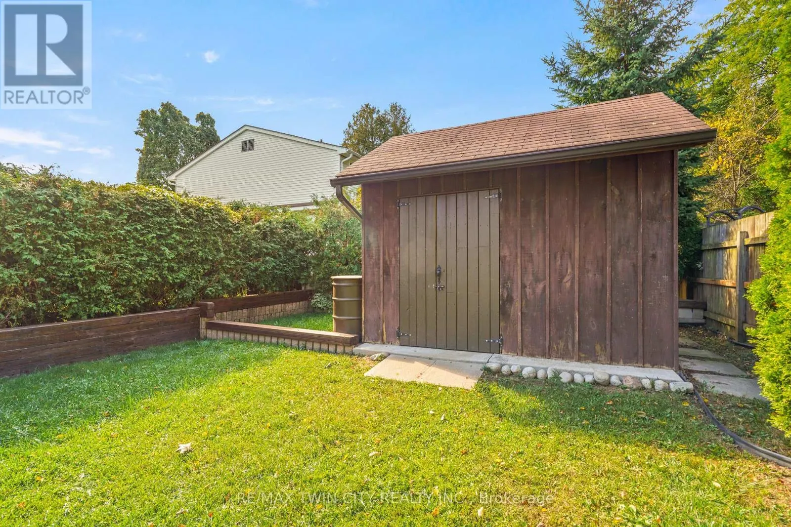35 IVANHOE ROAD