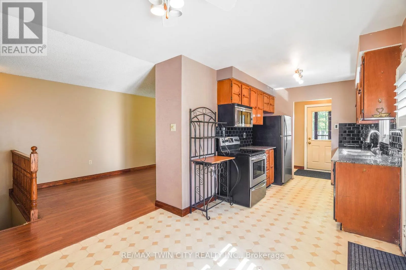 35 IVANHOE ROAD