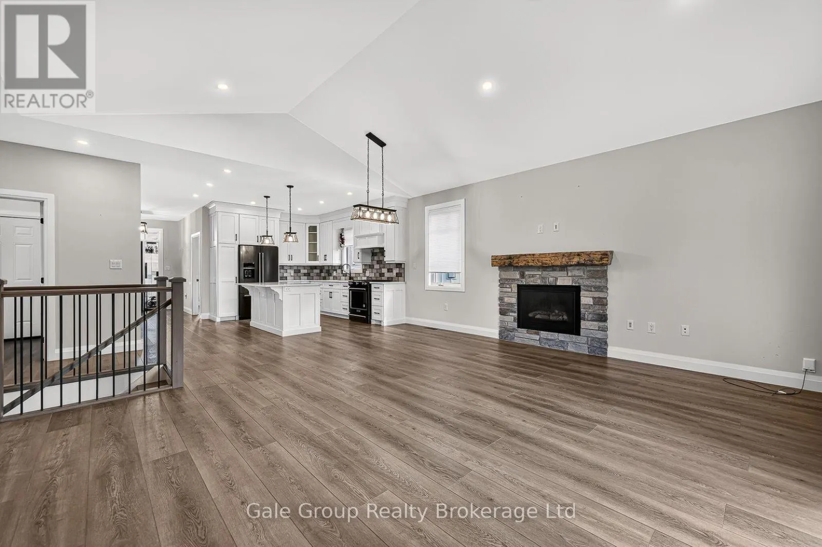 3 EVERGREEN COURT
