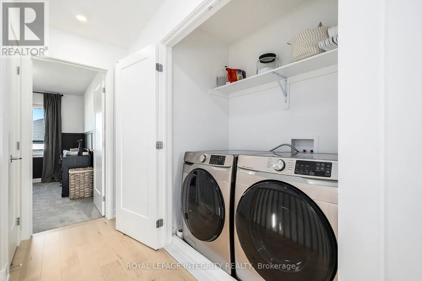 860 SOLARIUM AVENUE