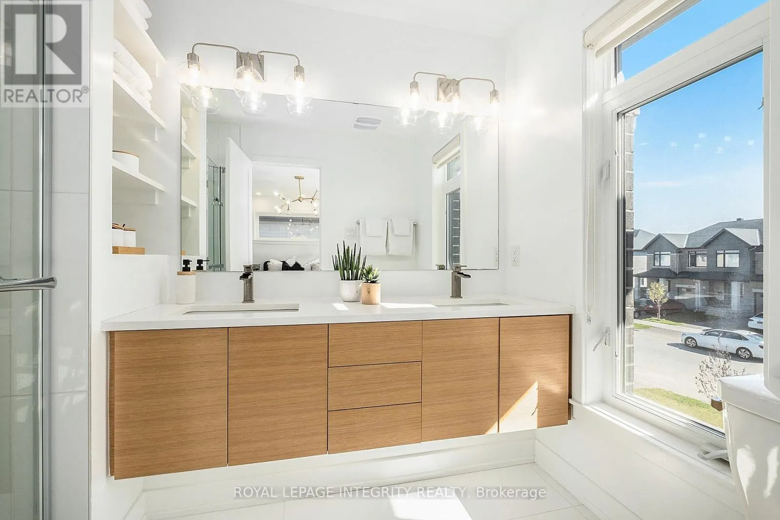 860 SOLARIUM AVENUE