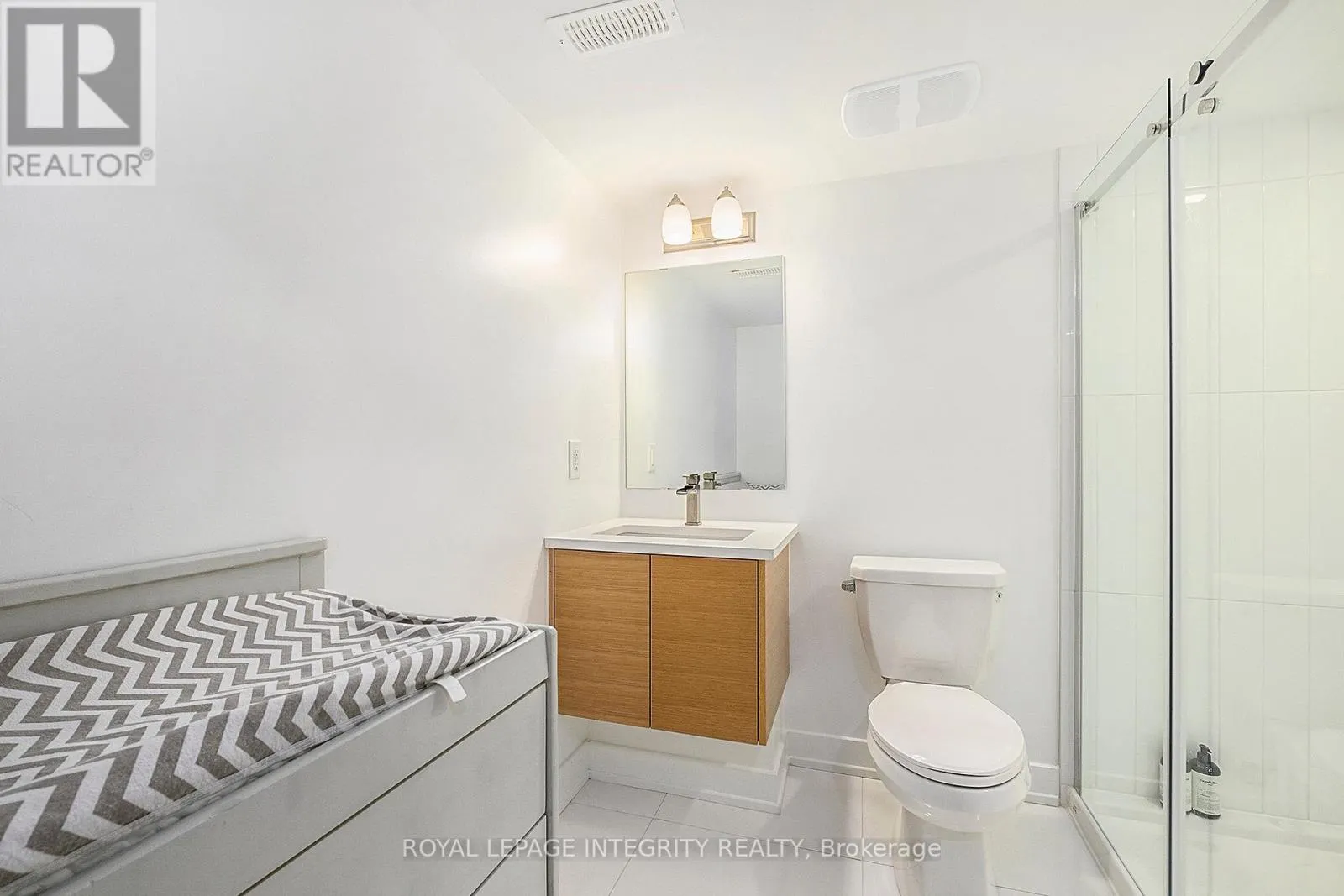 860 SOLARIUM AVENUE