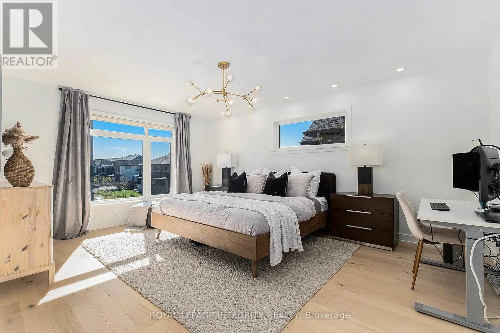 860 SOLARIUM AVENUE