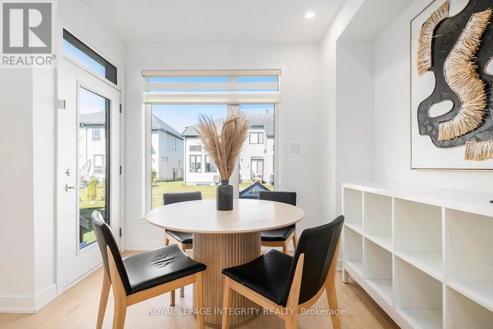 860 SOLARIUM AVENUE