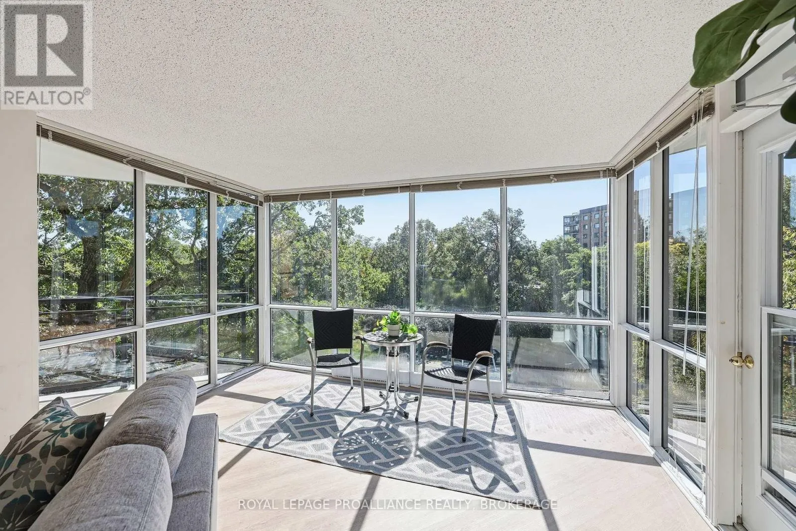 406 - 115 BARRETT COURT #406