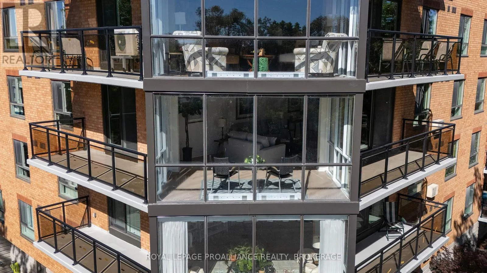 406 - 115 BARRETT COURT #406