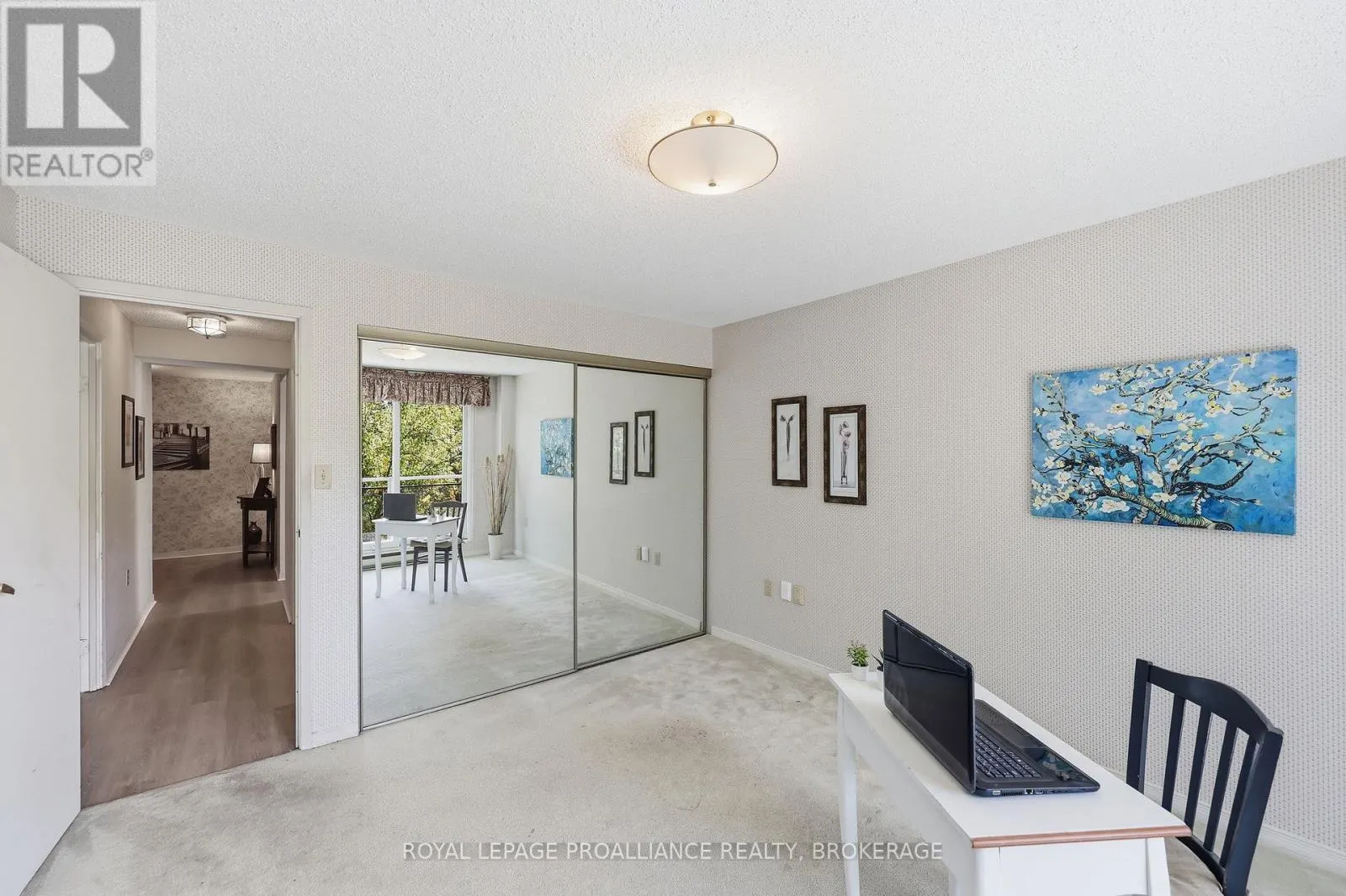 406 - 115 BARRETT COURT #406