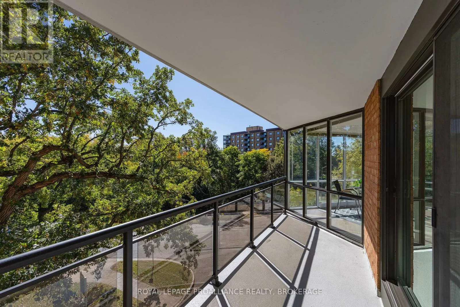 406 - 115 BARRETT COURT #406