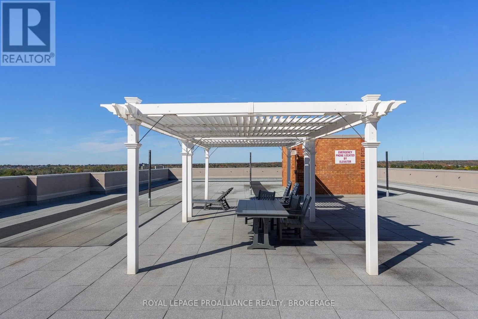 406 - 115 BARRETT COURT #406