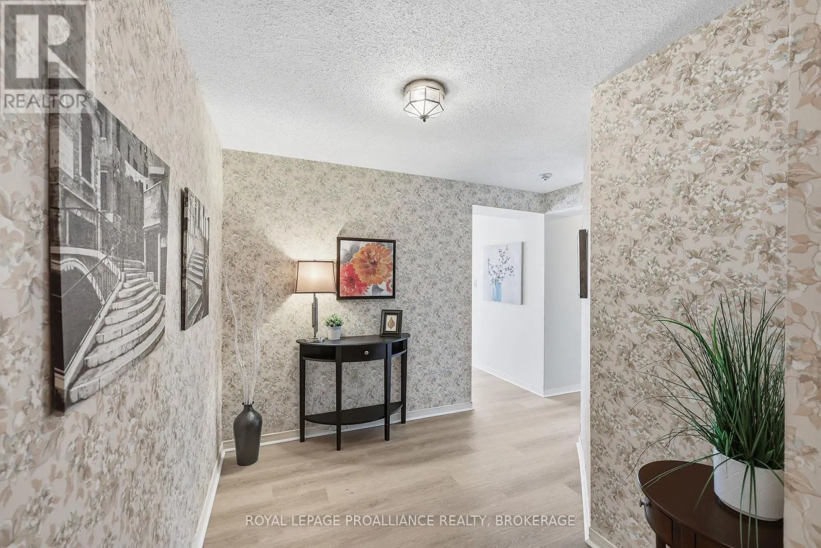 406 - 115 BARRETT COURT #406