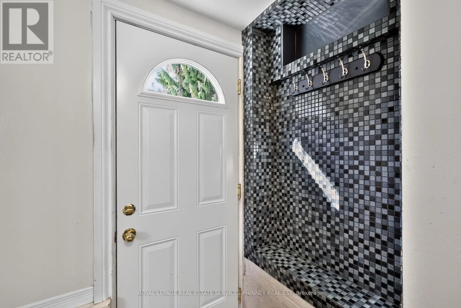 715 SOUTH PELHAM ROAD