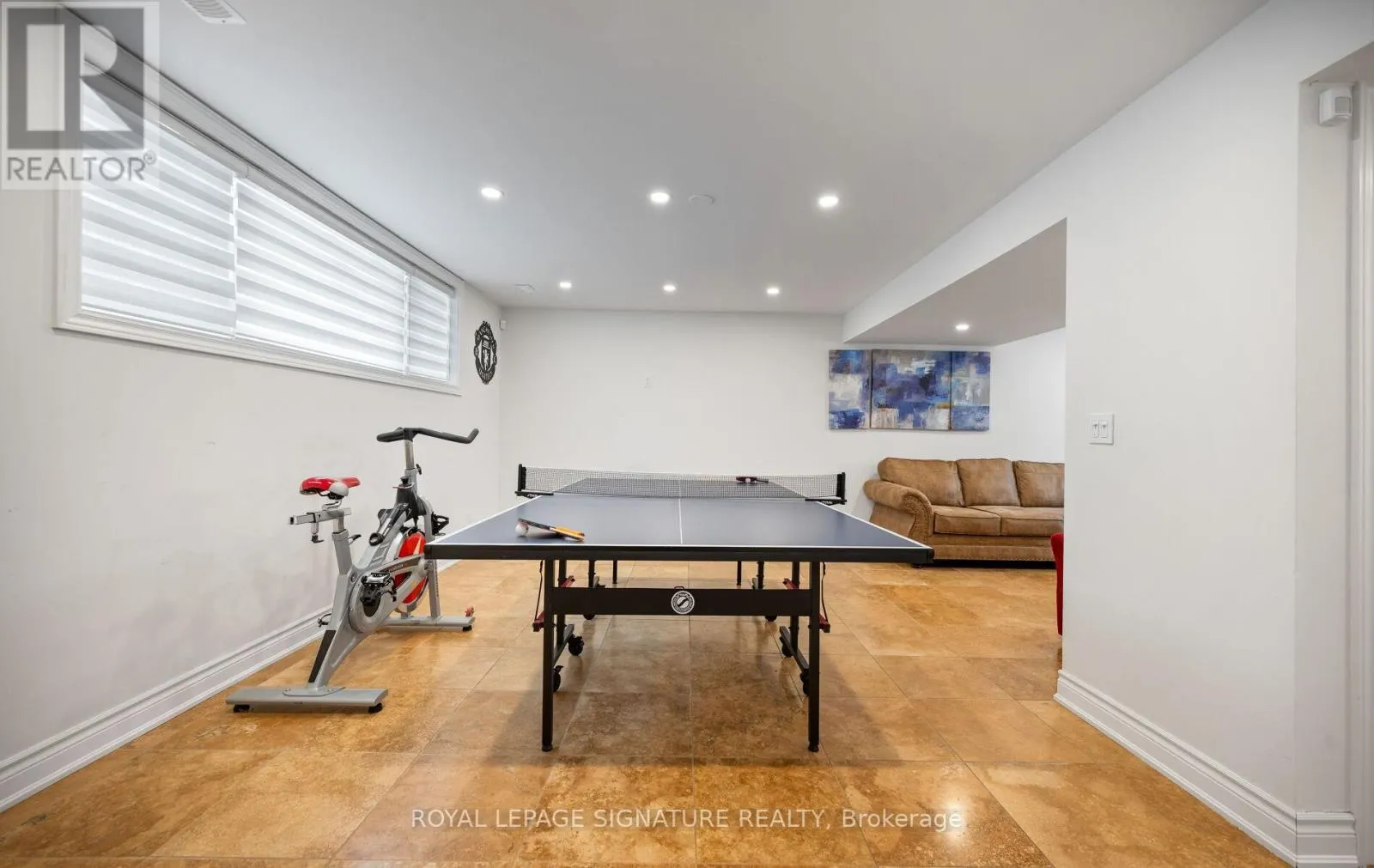 17 WENDAKEE DRIVE