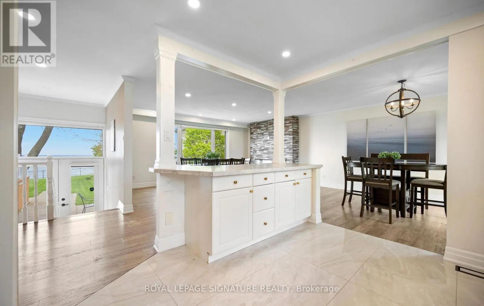 17 WENDAKEE DRIVE