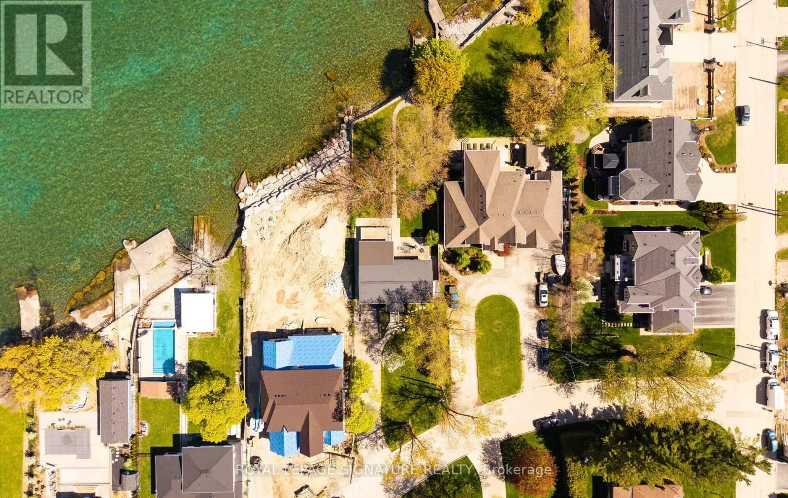 17 WENDAKEE DRIVE