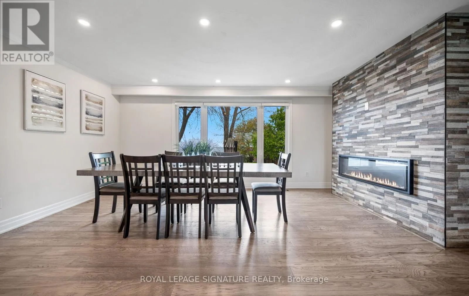 17 WENDAKEE DRIVE
