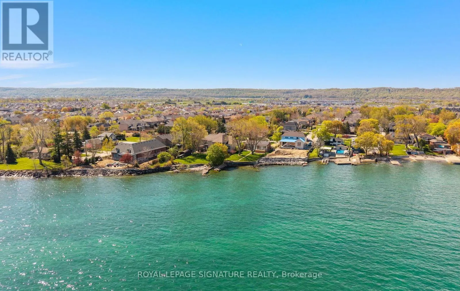 17 WENDAKEE DRIVE