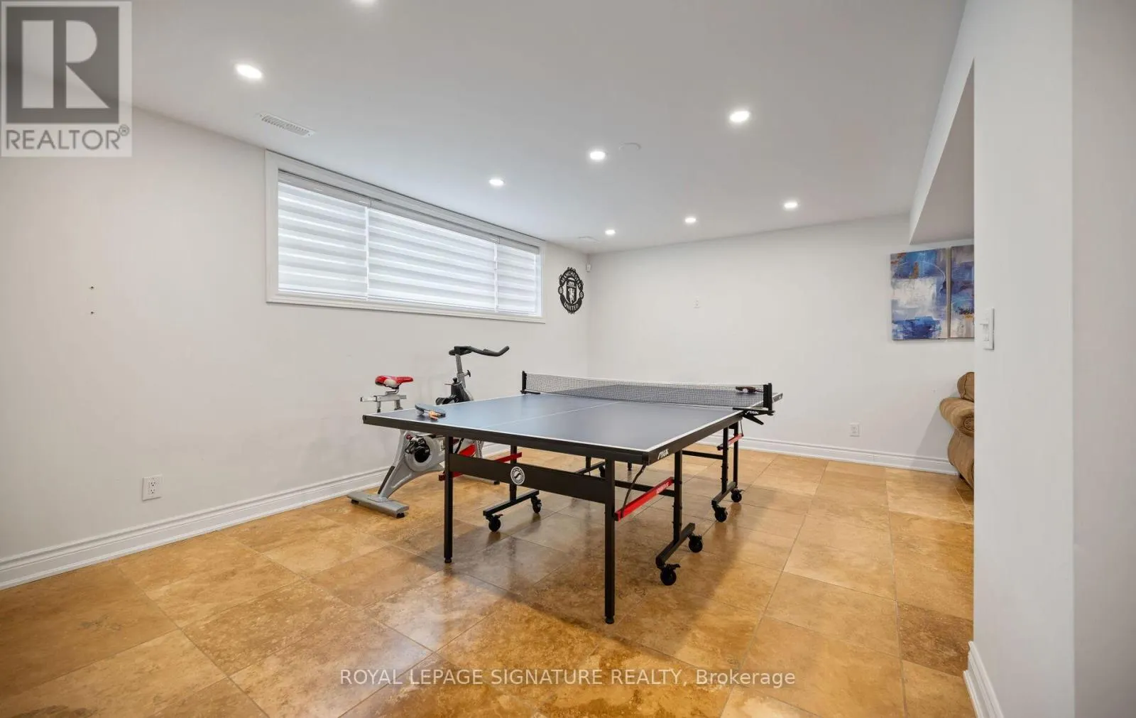 17 WENDAKEE DRIVE