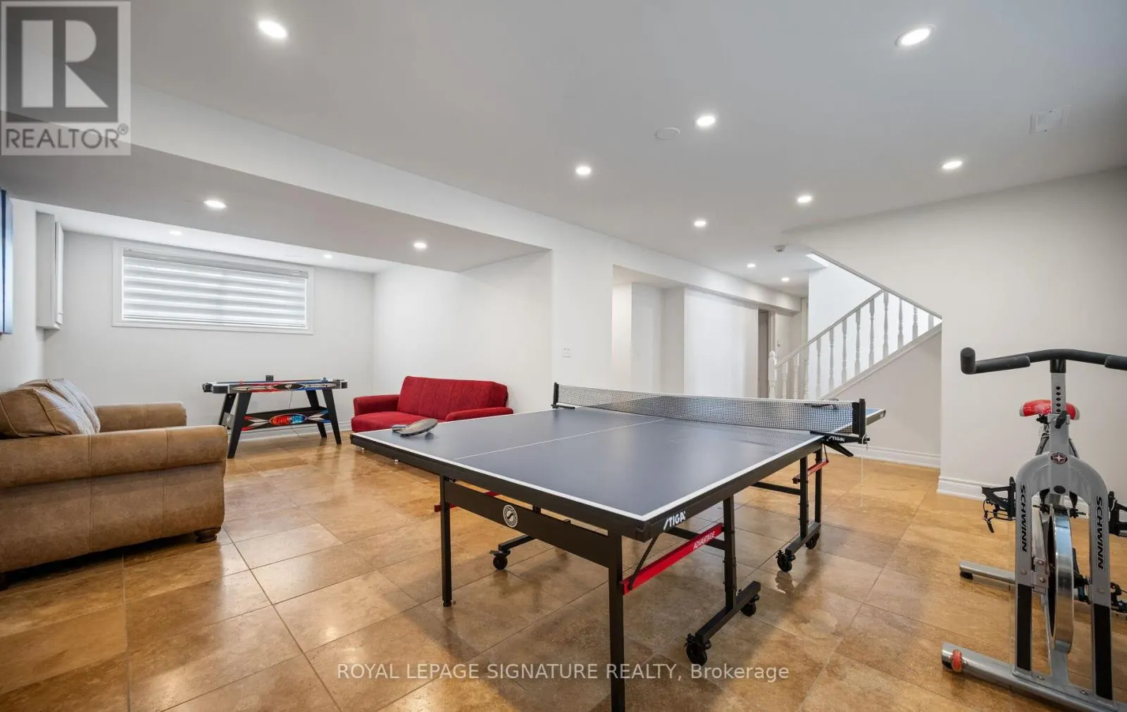 17 WENDAKEE DRIVE