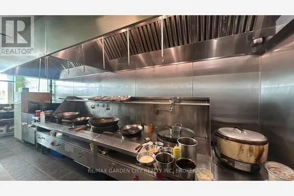205 - 3714 PORTAGE ROAD