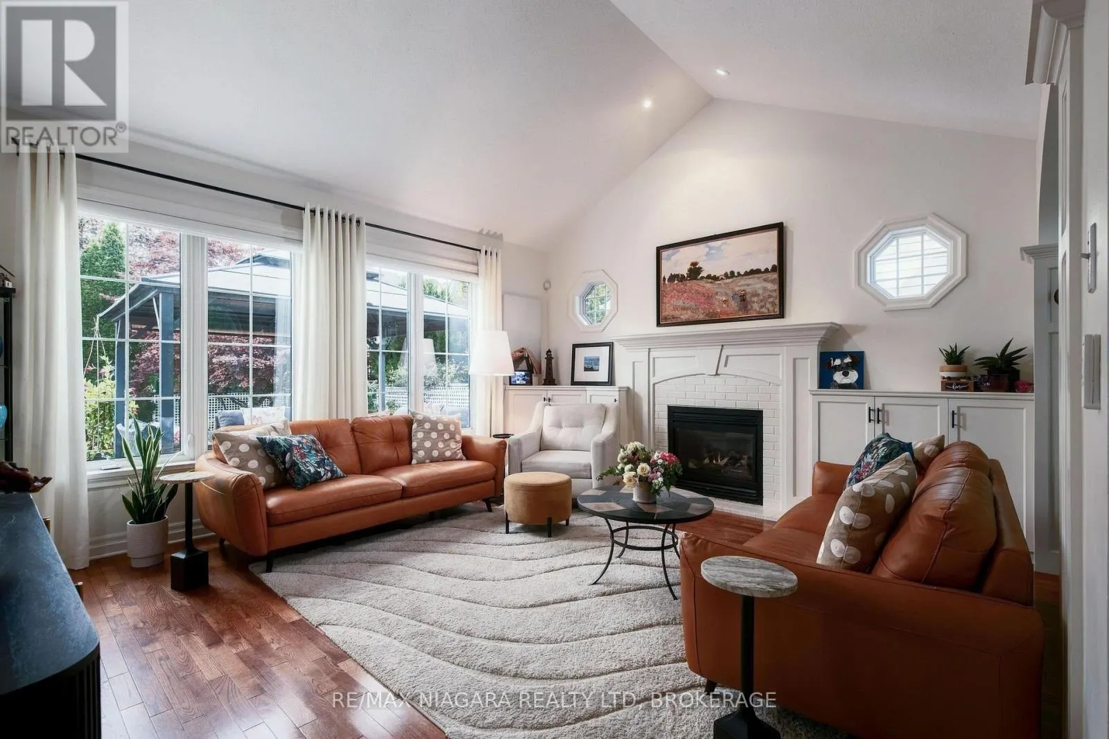 655 CHARLOTTE STREET