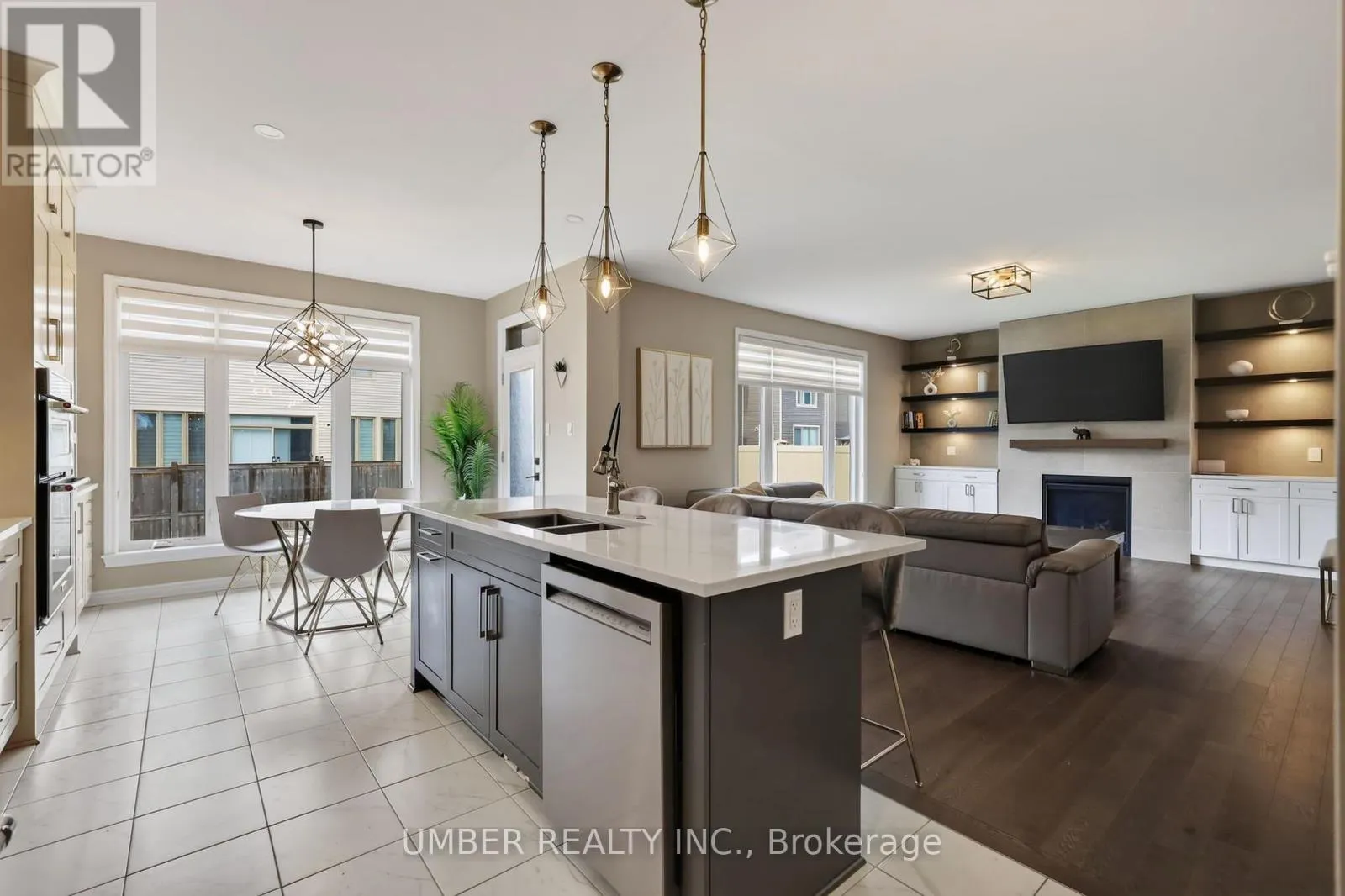 256 TROLLIUS WAY