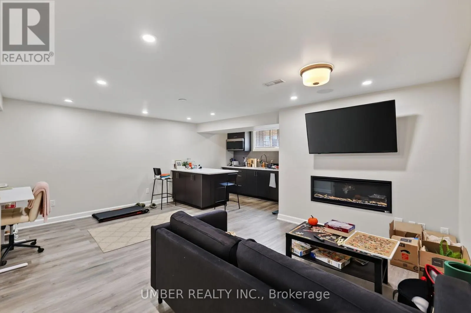 256 TROLLIUS WAY