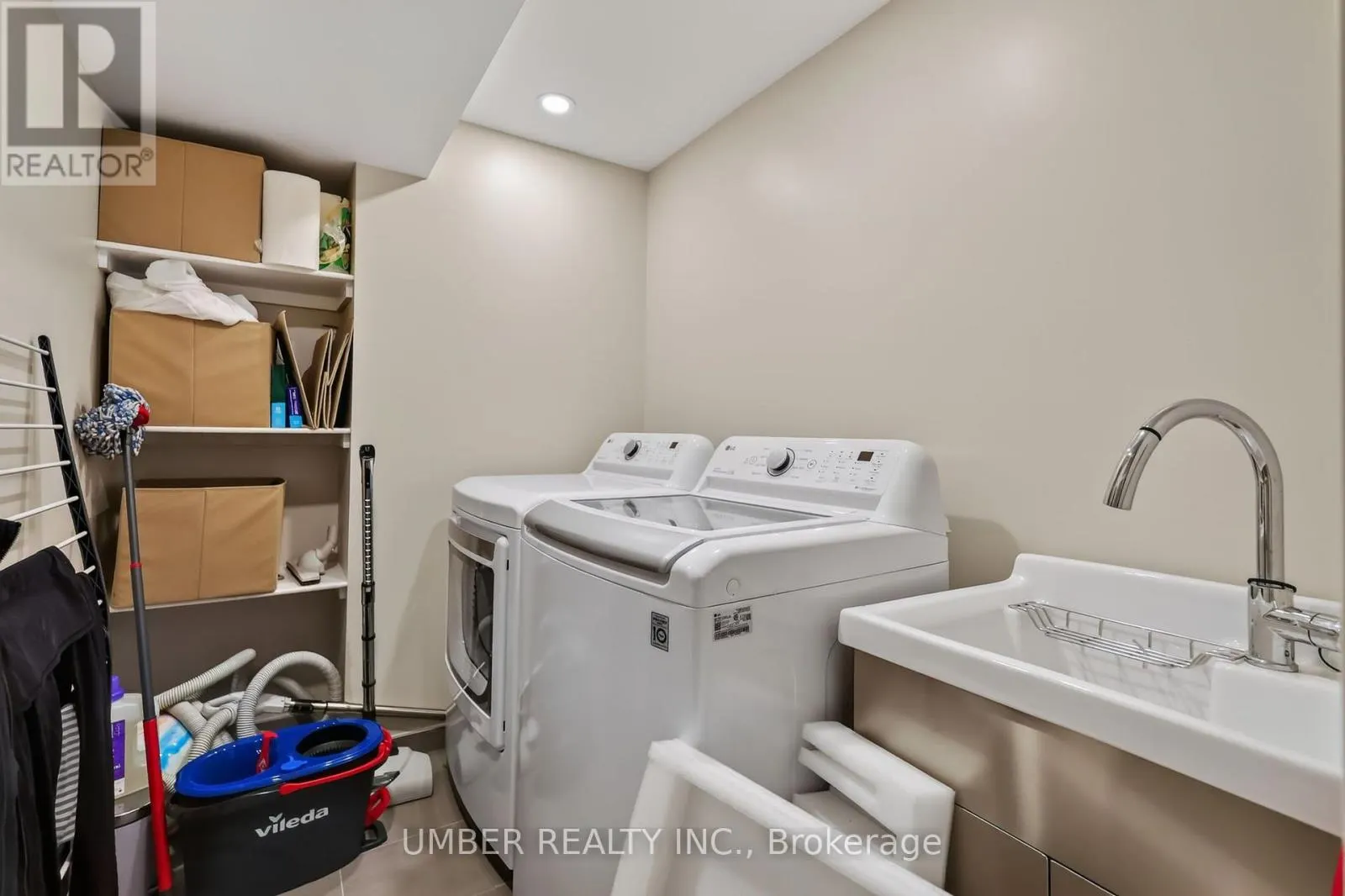 256 TROLLIUS WAY