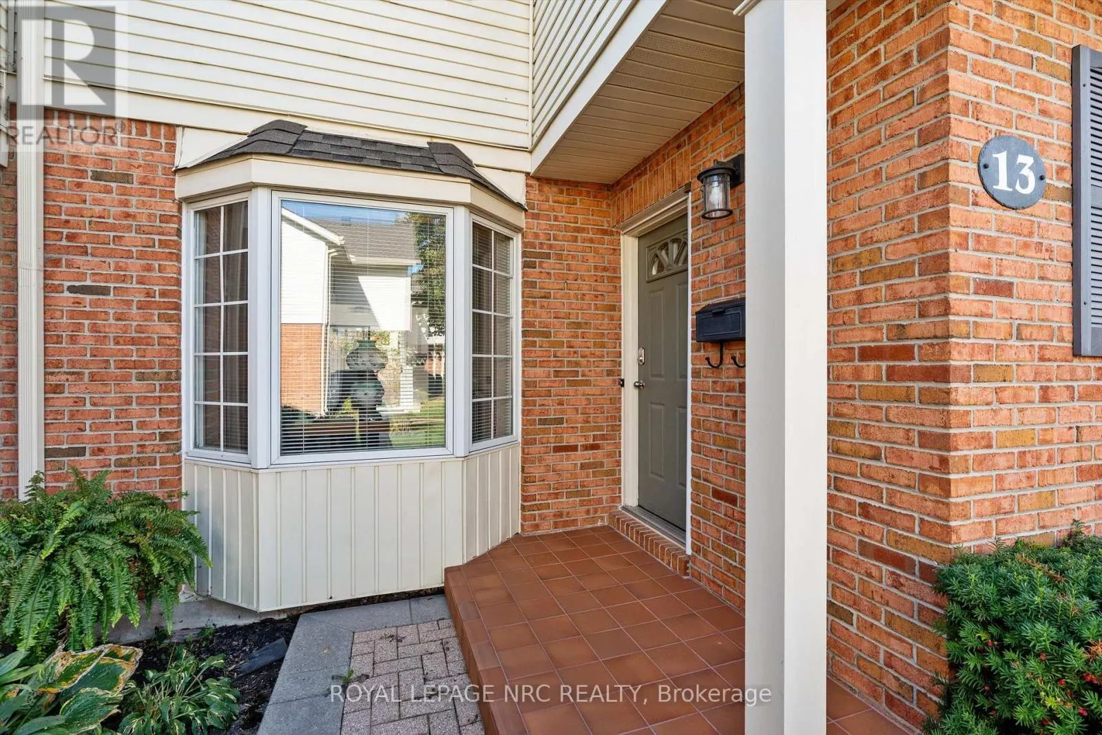 13 - 275 PELHAM ROAD #13