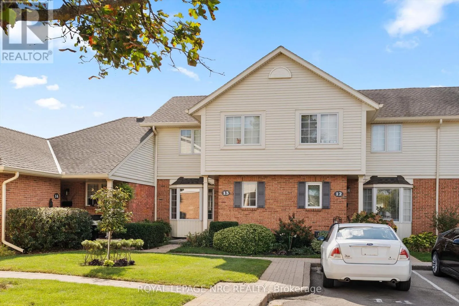 13 - 275 PELHAM ROAD #13