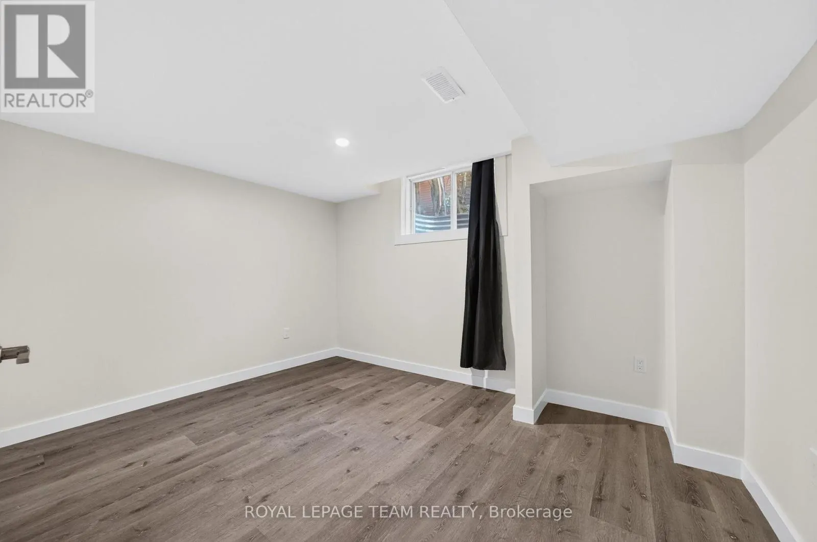 21 ELTERWATER AVENUE