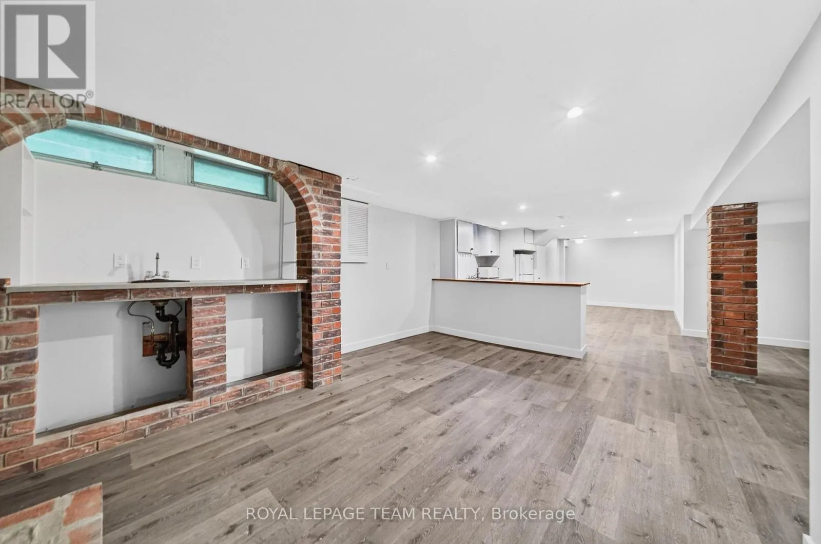 21 ELTERWATER AVENUE
