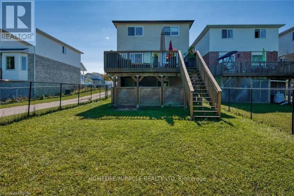 352 BANKSIDE DRIVE