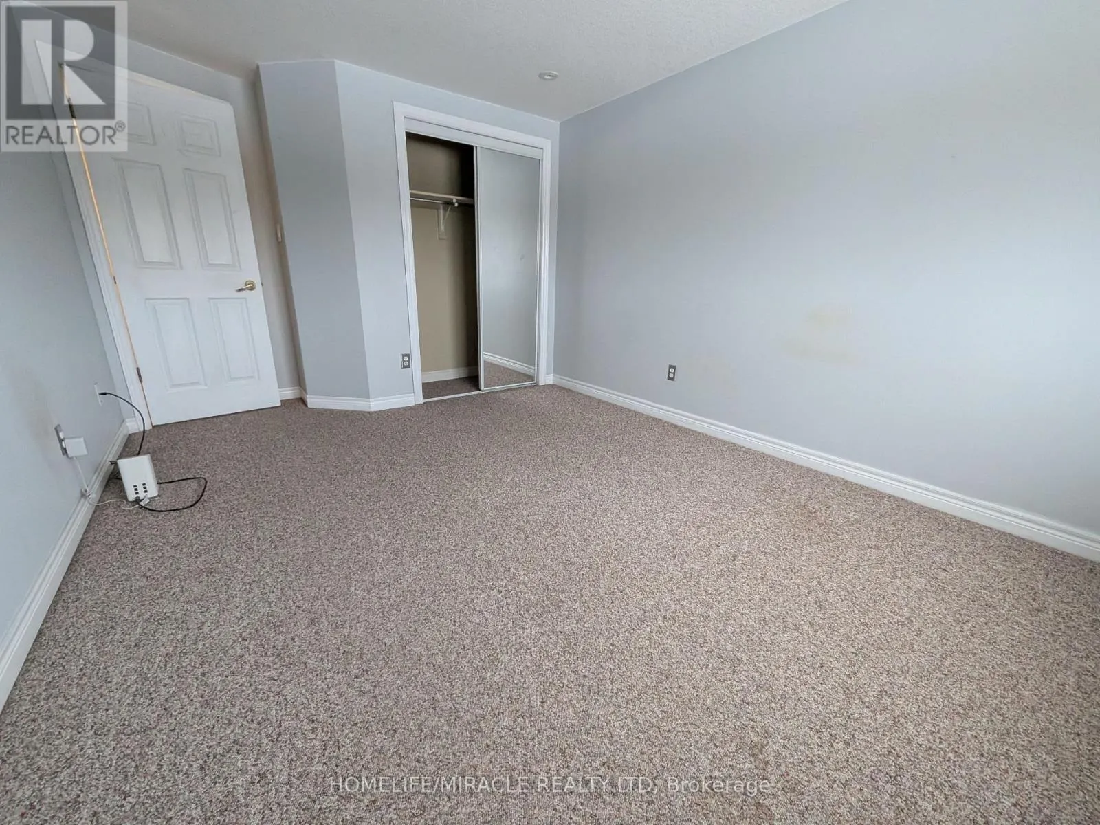 352 BANKSIDE DRIVE