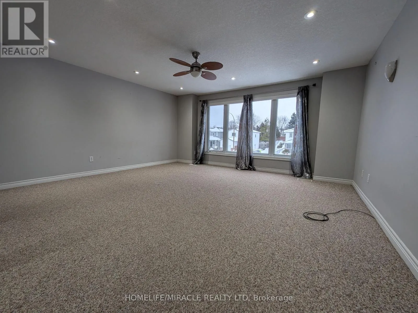 352 BANKSIDE DRIVE