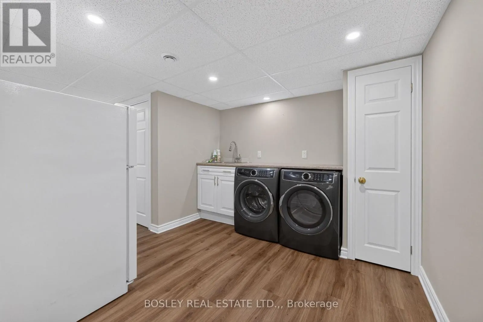12 - 58 GLENDALE AVENUE #12