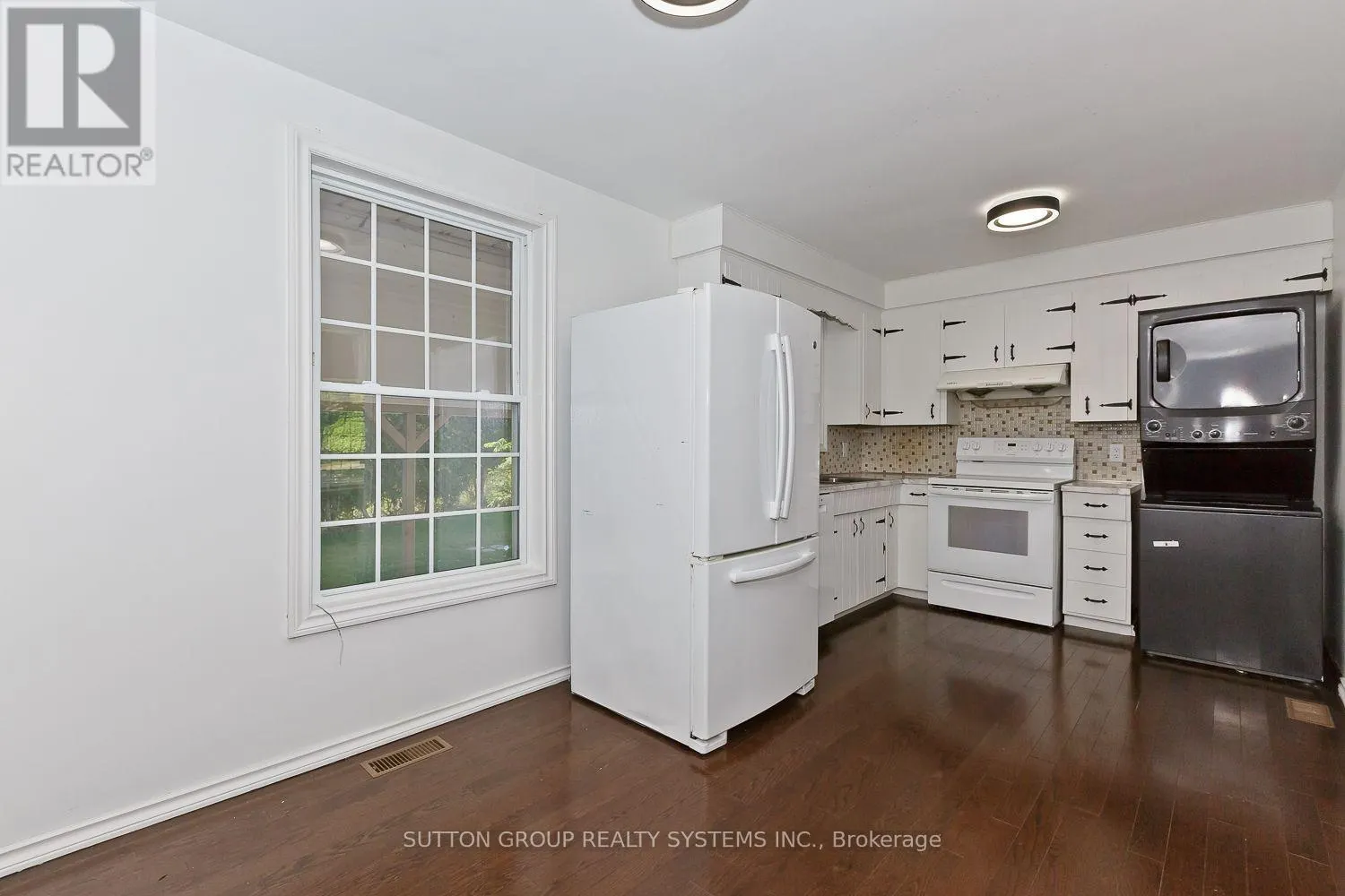 MAIN - 33 CRESCENTWOOD DRIVE