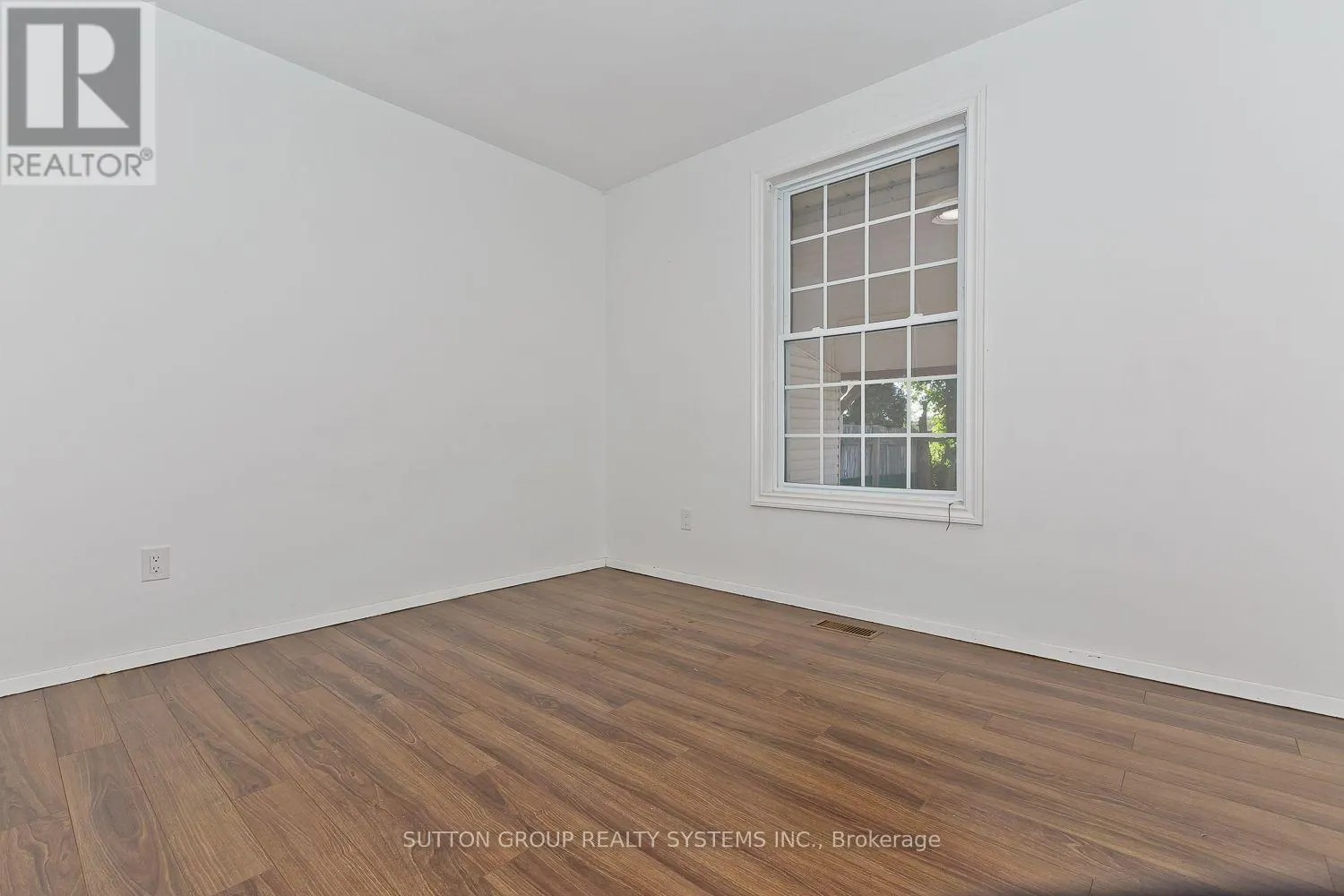 MAIN - 33 CRESCENTWOOD DRIVE